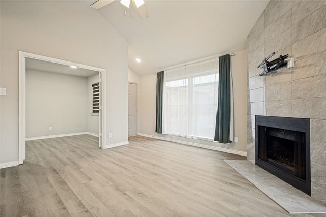 945 Ramblewood Drive, Lewisville, TX 75067