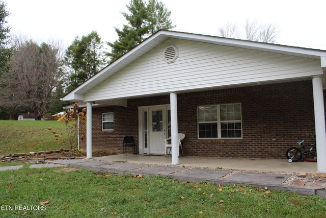 702 Iris Ave, Jamestown, TN 38556