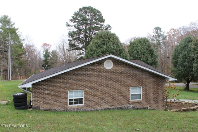 702 Iris Ave, Jamestown, TN 38556