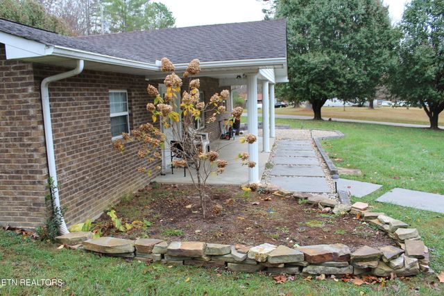 702 Iris Ave, Jamestown, TN 38556