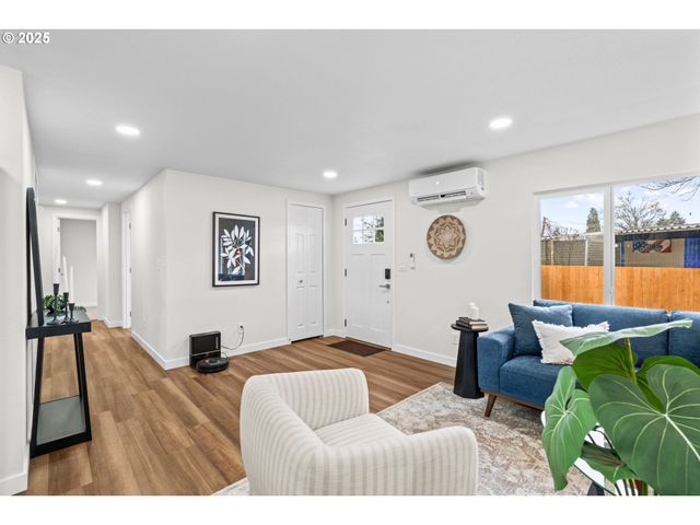 27645 SNYDER Rd, Junction City, OR 97448