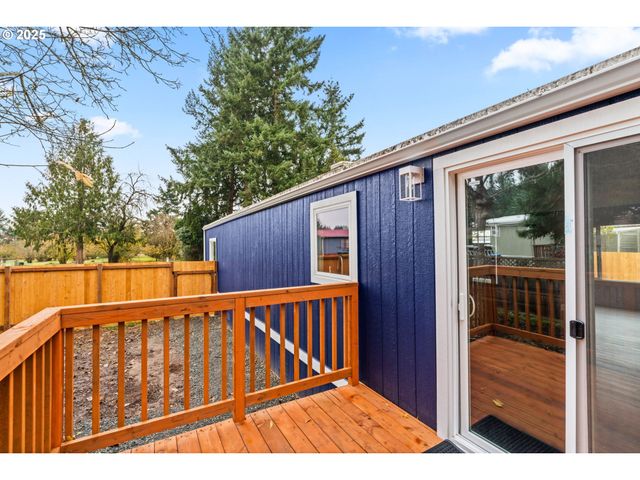 27645 SNYDER Rd, Junction City, OR 97448