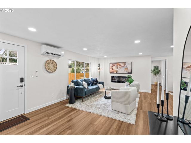 27645 SNYDER Rd, Junction City, OR 97448