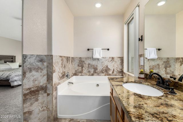 3221 E SAN REMO Avenue, Gilbert, AZ 85234