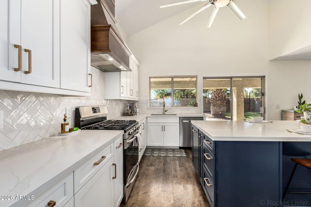 3221 E SAN REMO Avenue, Gilbert, AZ 85234