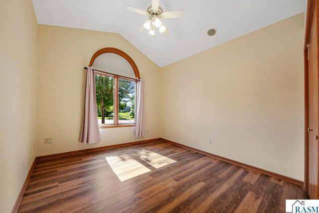 216 South Brook Circle, Mankato, MN 56001