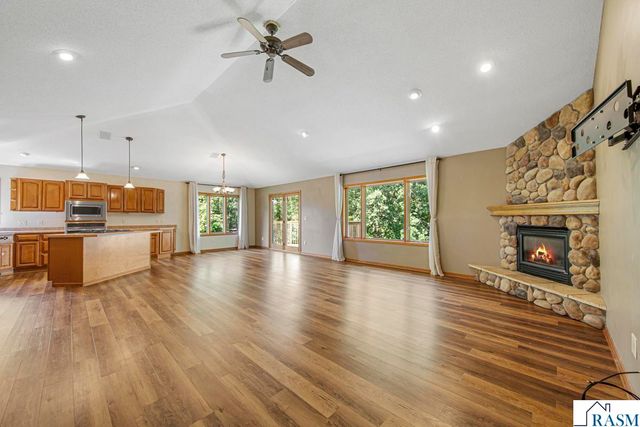 216 South Brook Circle, Mankato, MN 56001