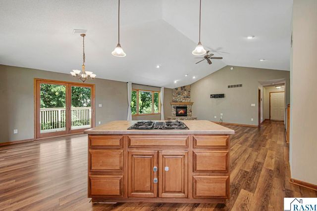 216 South Brook Circle, Mankato, MN 56001