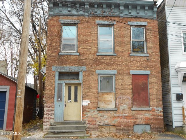 11 101st Street, Troy, NY 12180