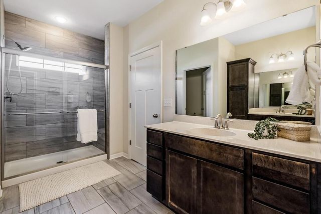 8211 W Highlander DRIVE, Mequon, WI 53097
