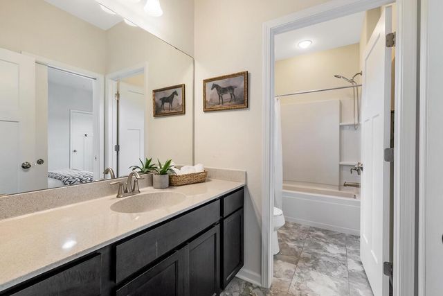 8211 W Highlander DRIVE, Mequon, WI 53097
