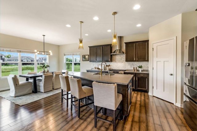8211 W Highlander DRIVE, Mequon, WI 53097