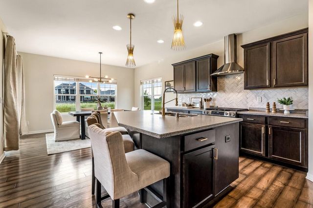 8211 W Highlander DRIVE, Mequon, WI 53097