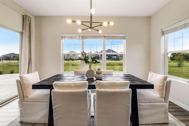 8211 W Highlander DRIVE, Mequon, WI 53097