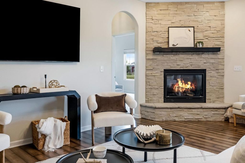 8211 W Highlander DRIVE, Mequon, WI 53097