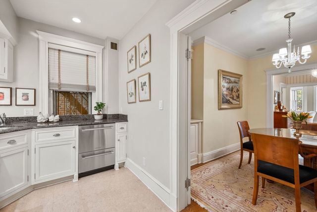 250 Commonwealth Avenue 6, Boston, MA 02116
