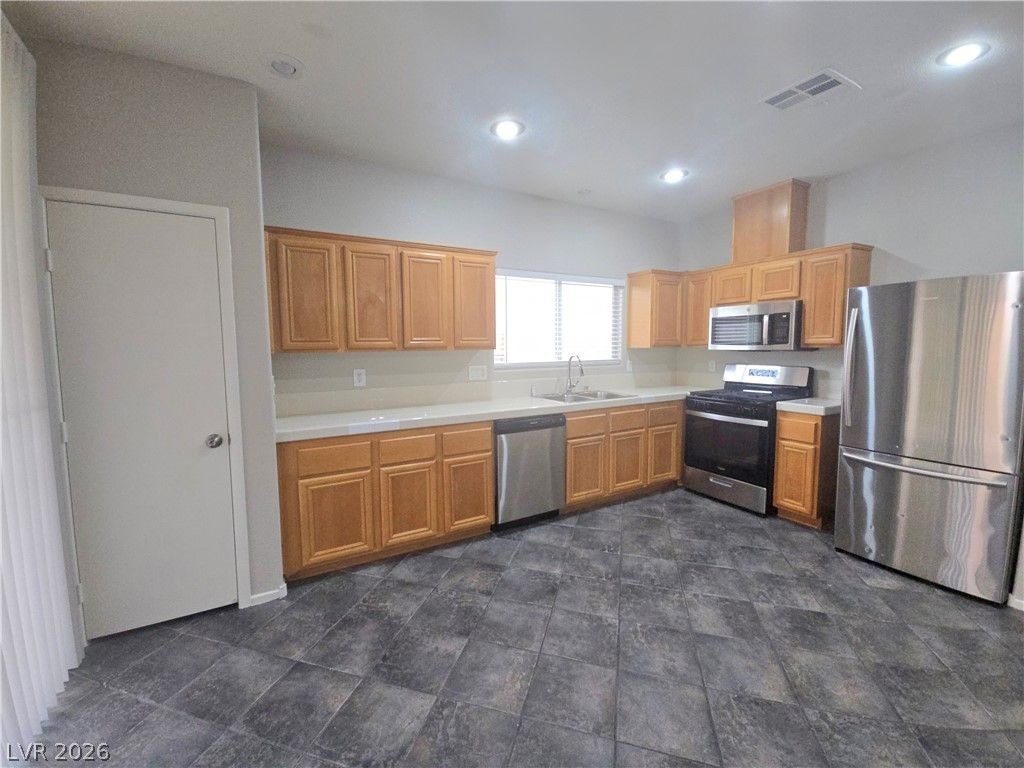 173 Carlsbad Caverns Street, Henderson, NV 89012 — photo 5