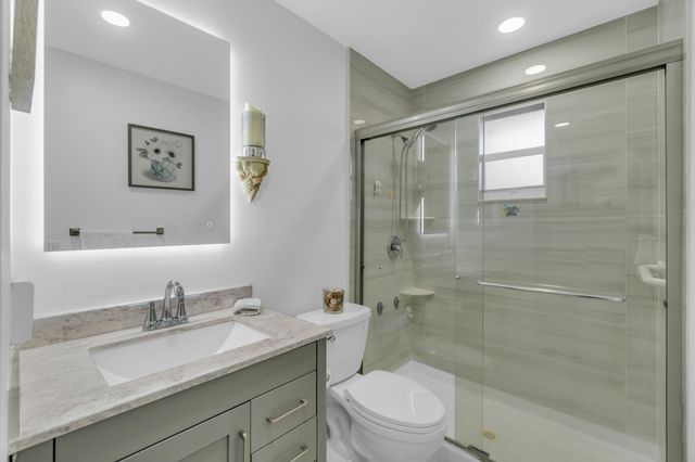 504 Davis Road 86, Palm Springs, FL 33461