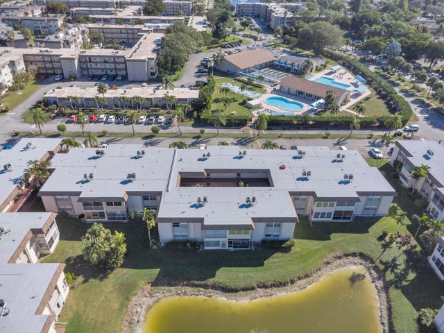 504 Davis Road 86, Palm Springs, FL 33461