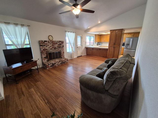 1497 Bridgeport Ln, Manteca, CA 95336