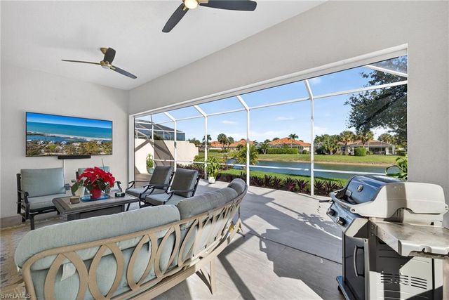 3956 Isla Ciudad CT, Naples, FL 34109