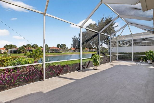 3956 Isla Ciudad CT, Naples, FL 34109