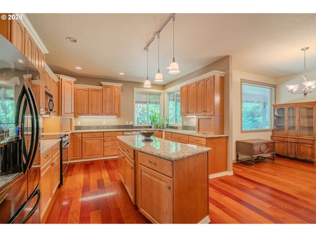 6012 Ne SALMON CREEK St, Vancouver, WA 98686