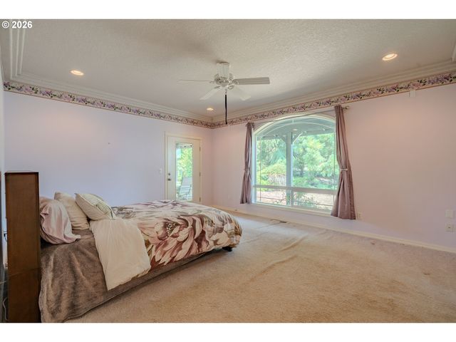 6012 Ne SALMON CREEK St, Vancouver, WA 98686