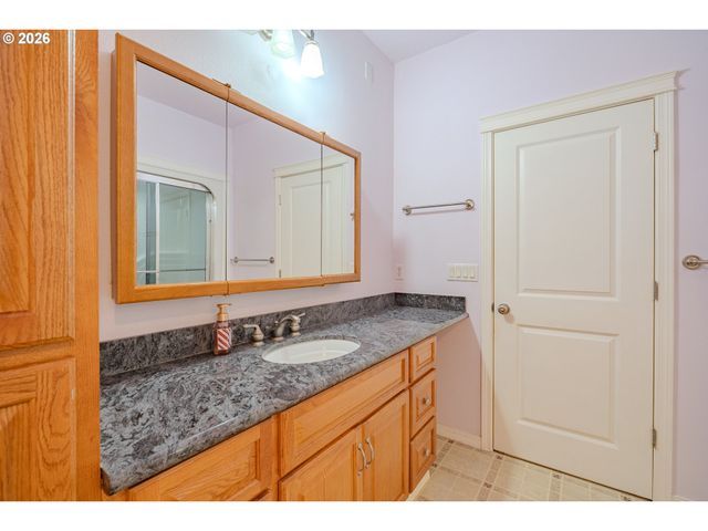 6012 Ne SALMON CREEK St, Vancouver, WA 98686