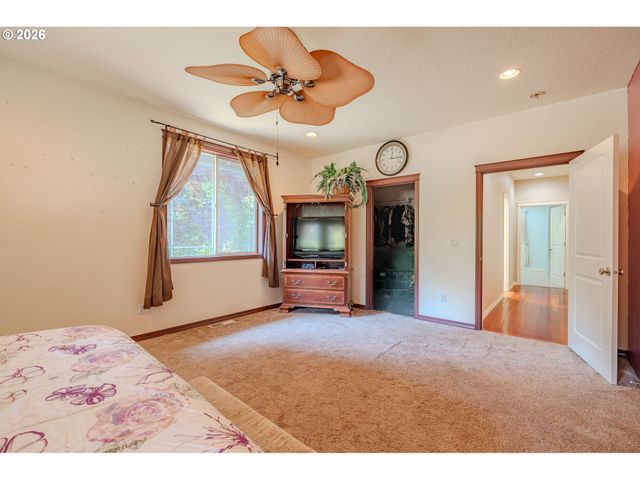 6012 Ne SALMON CREEK St, Vancouver, WA 98686