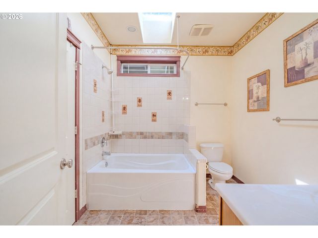 6012 Ne SALMON CREEK St, Vancouver, WA 98686