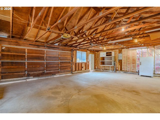 6012 Ne SALMON CREEK St, Vancouver, WA 98686