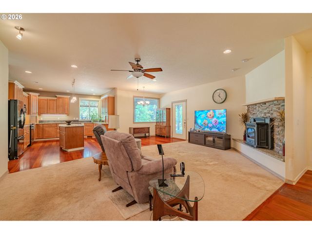 6012 Ne SALMON CREEK St, Vancouver, WA 98686