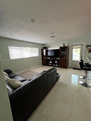 10382 SW 25th St, Miami, FL 33165