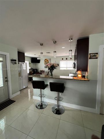 10382 SW 25th St, Miami, FL 33165