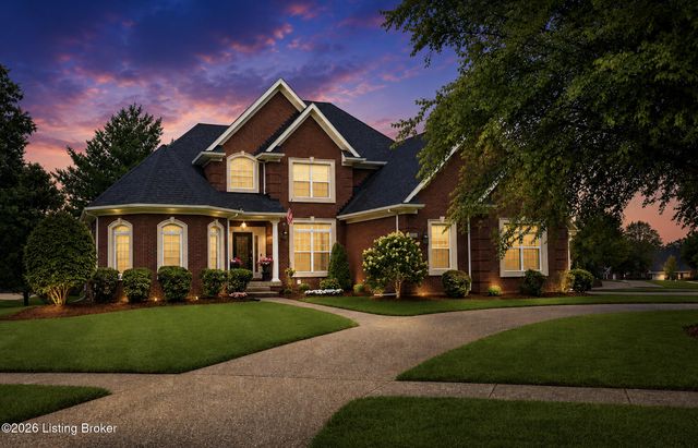 8718 Summit Ridge Dr, Louisville, KY 40241