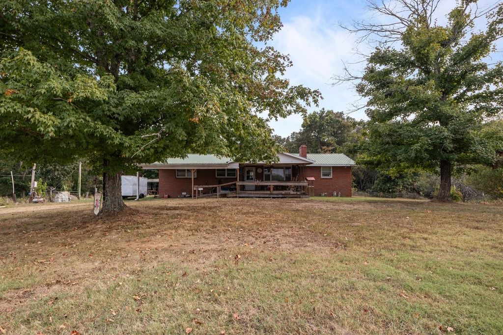 1530 Herman Adams Rd, Cumberland City, TN 37050