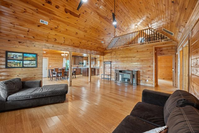 560 Hart Grove Road, Owingsville, KY 40360