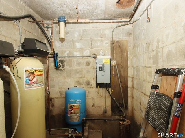 60 Hawthorne Drive, Monroe, CT 06468