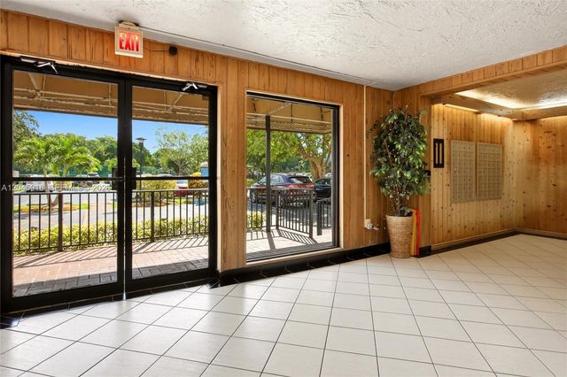5900 NW 44th St 605, Lauderhill, FL 33319
