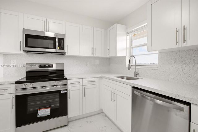 5900 NW 44th St 605, Lauderhill, FL 33319