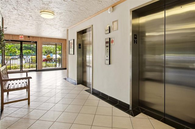 5900 NW 44th St 605, Lauderhill, FL 33319