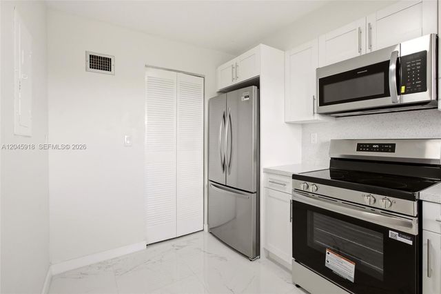 5900 NW 44th St 605, Lauderhill, FL 33319