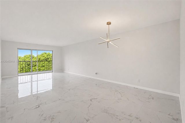 5900 NW 44th St 605, Lauderhill, FL 33319