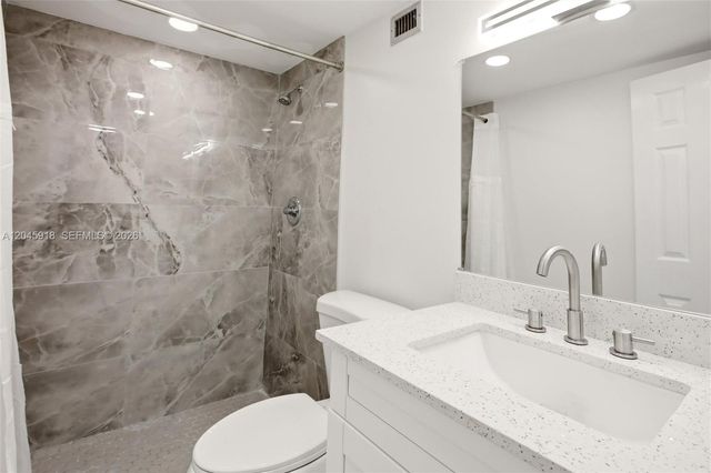 5900 NW 44th St 605, Lauderhill, FL 33319