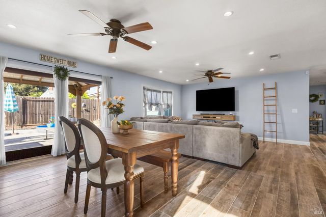 131 Natick Ct, Vacaville, CA 95687