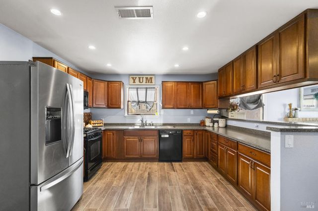 131 Natick Ct, Vacaville, CA 95687