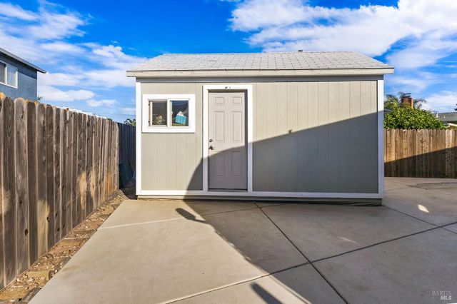 131 Natick Ct, Vacaville, CA 95687