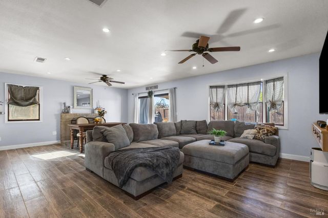 131 Natick Ct, Vacaville, CA 95687