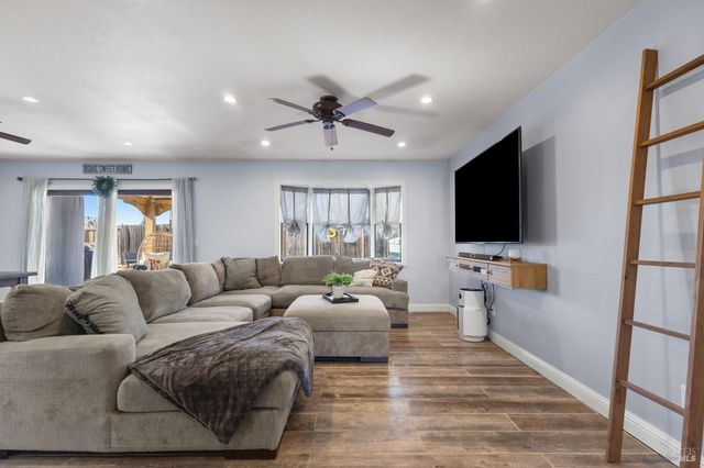 131 Natick Ct, Vacaville, CA 95687